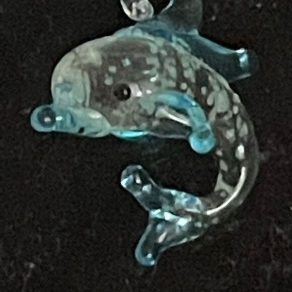 Girl’s 18” necklace with 0.5” sea blue resin dolphin pendant - Picture 5 of 12